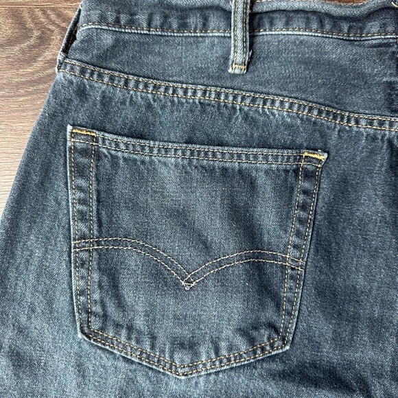 Levi jeans Size W42 L32 - Picture 5 of 10